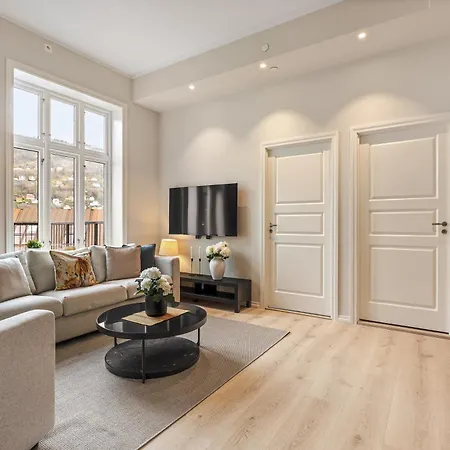 Rosenberg Lägenhet *